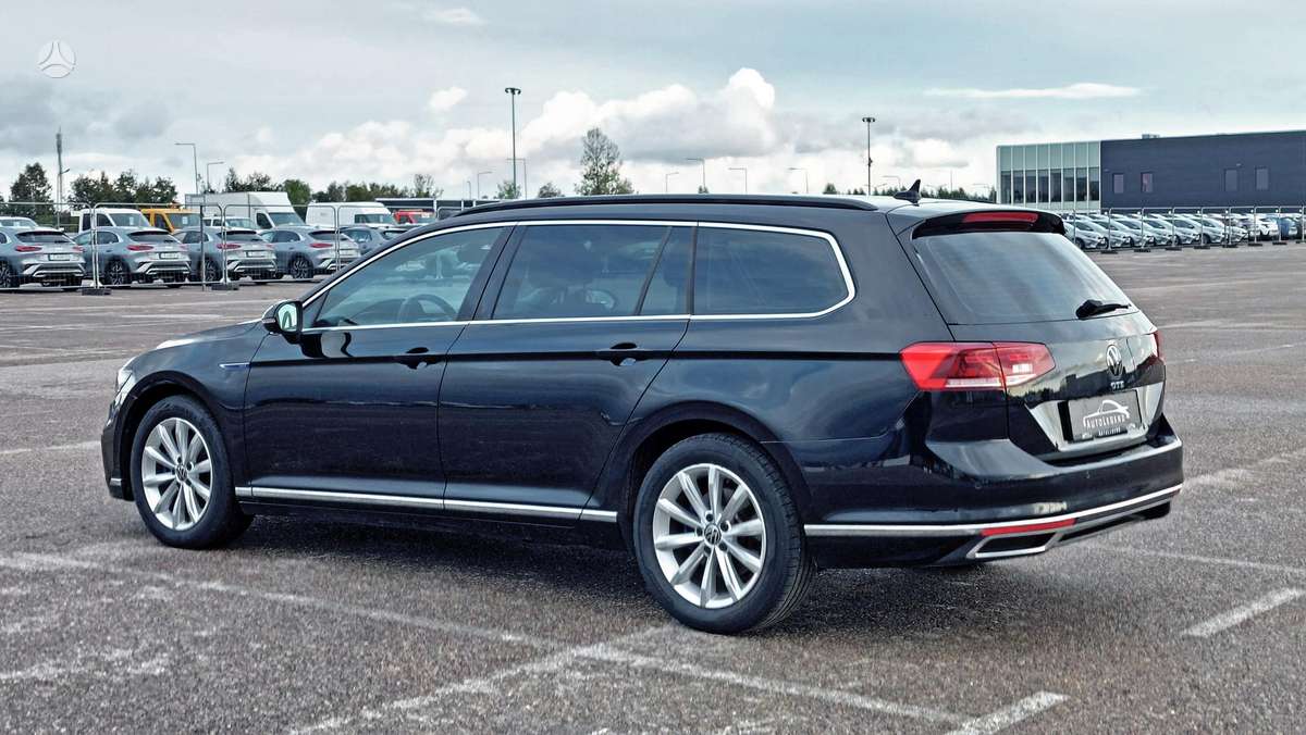 Volkswagen Passat - 12