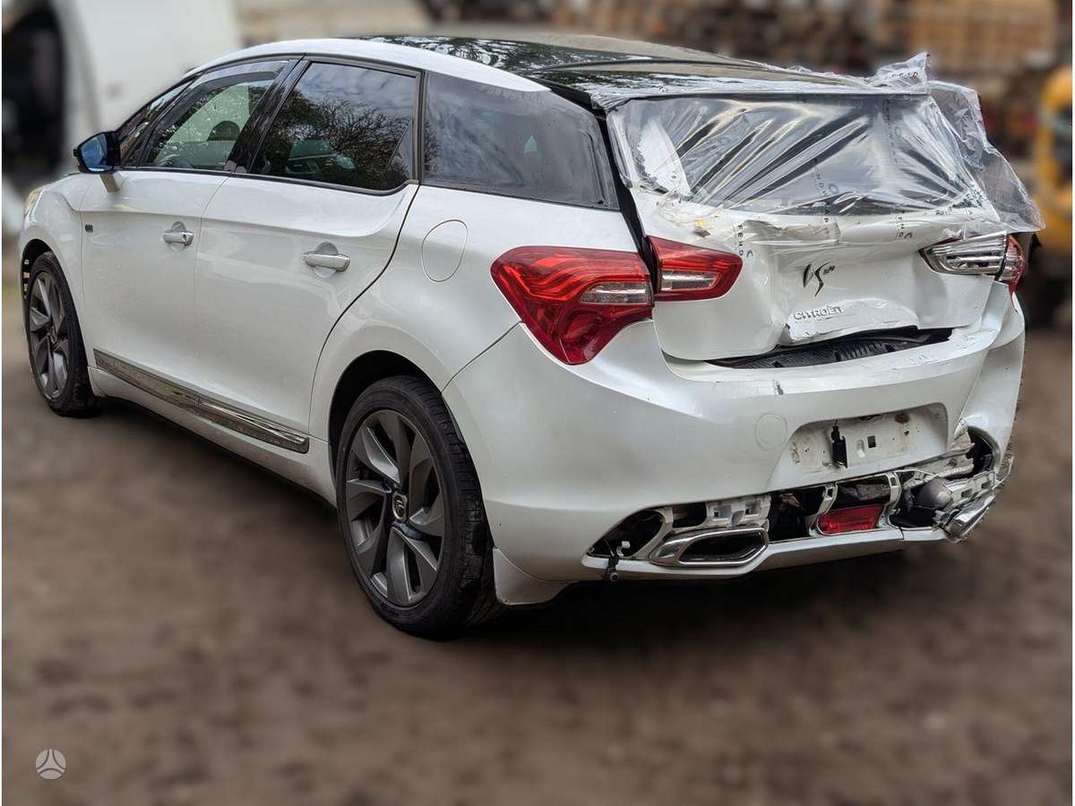 Citroen DS5 engine