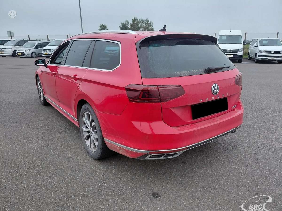 Volkswagen Passat - 4
