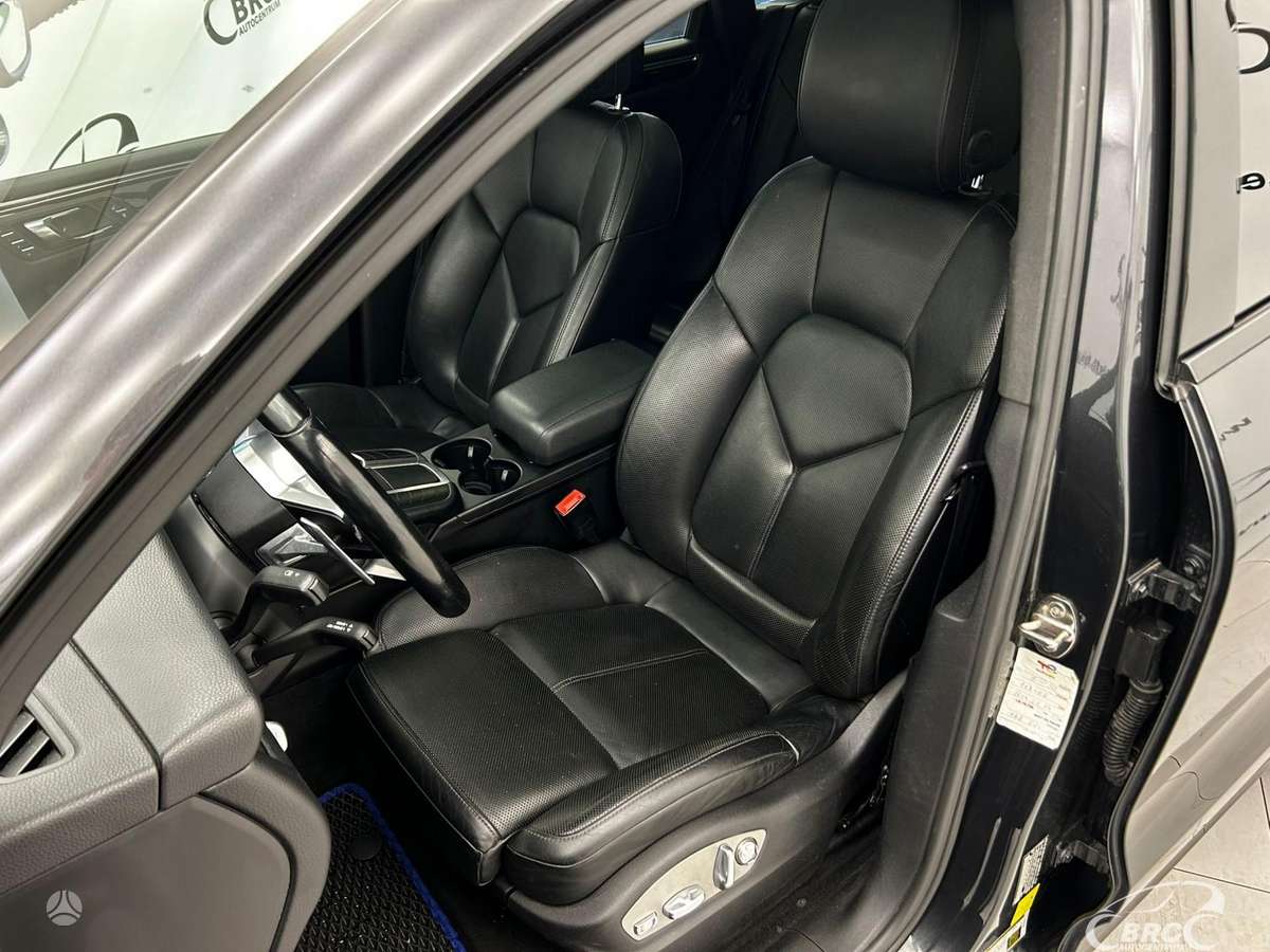 Porsche Macan, 2.0 l., Внедорожник / Кроссовер