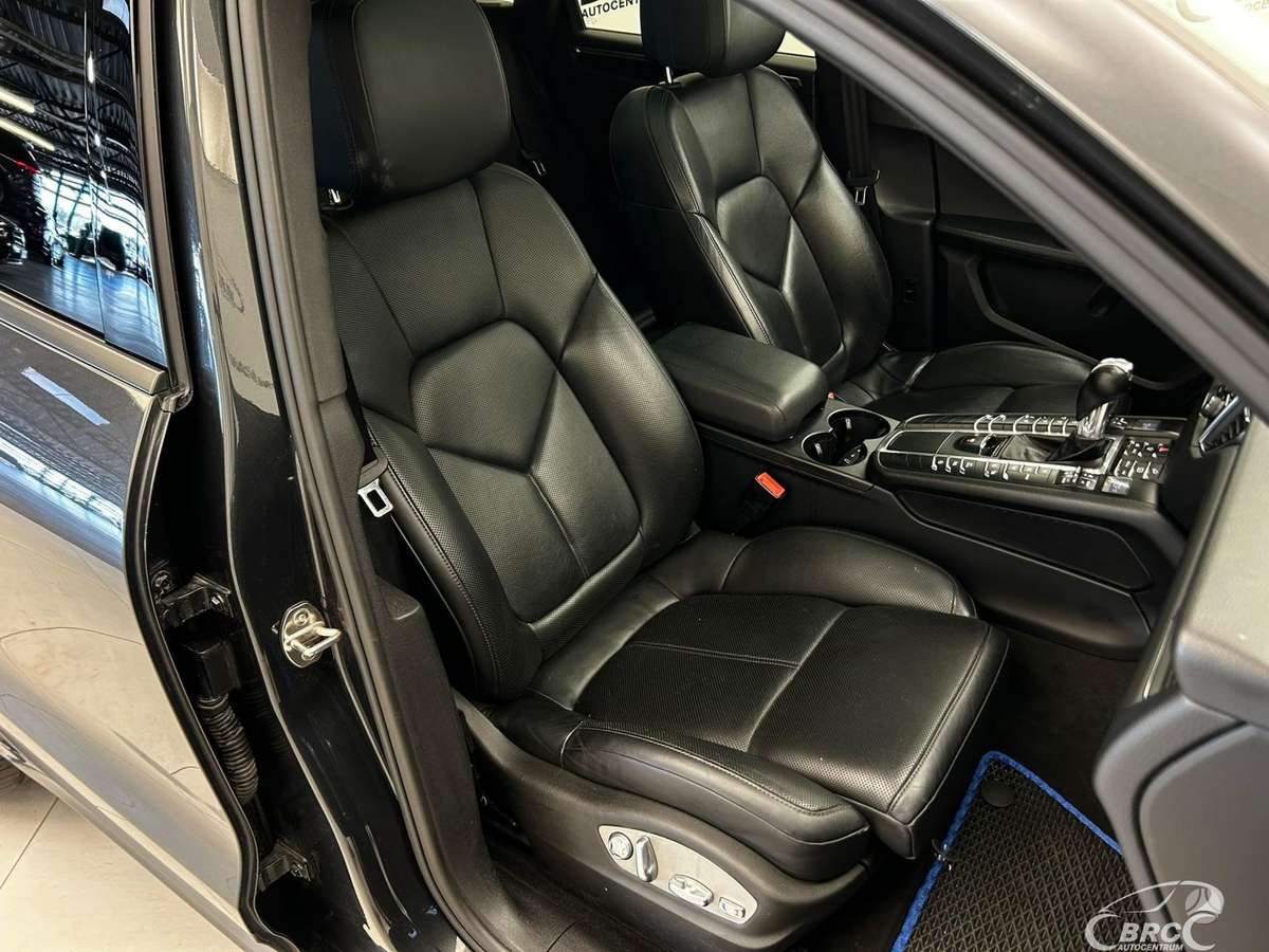 Porsche Macan, 2.0 l., Внедорожник / Кроссовер