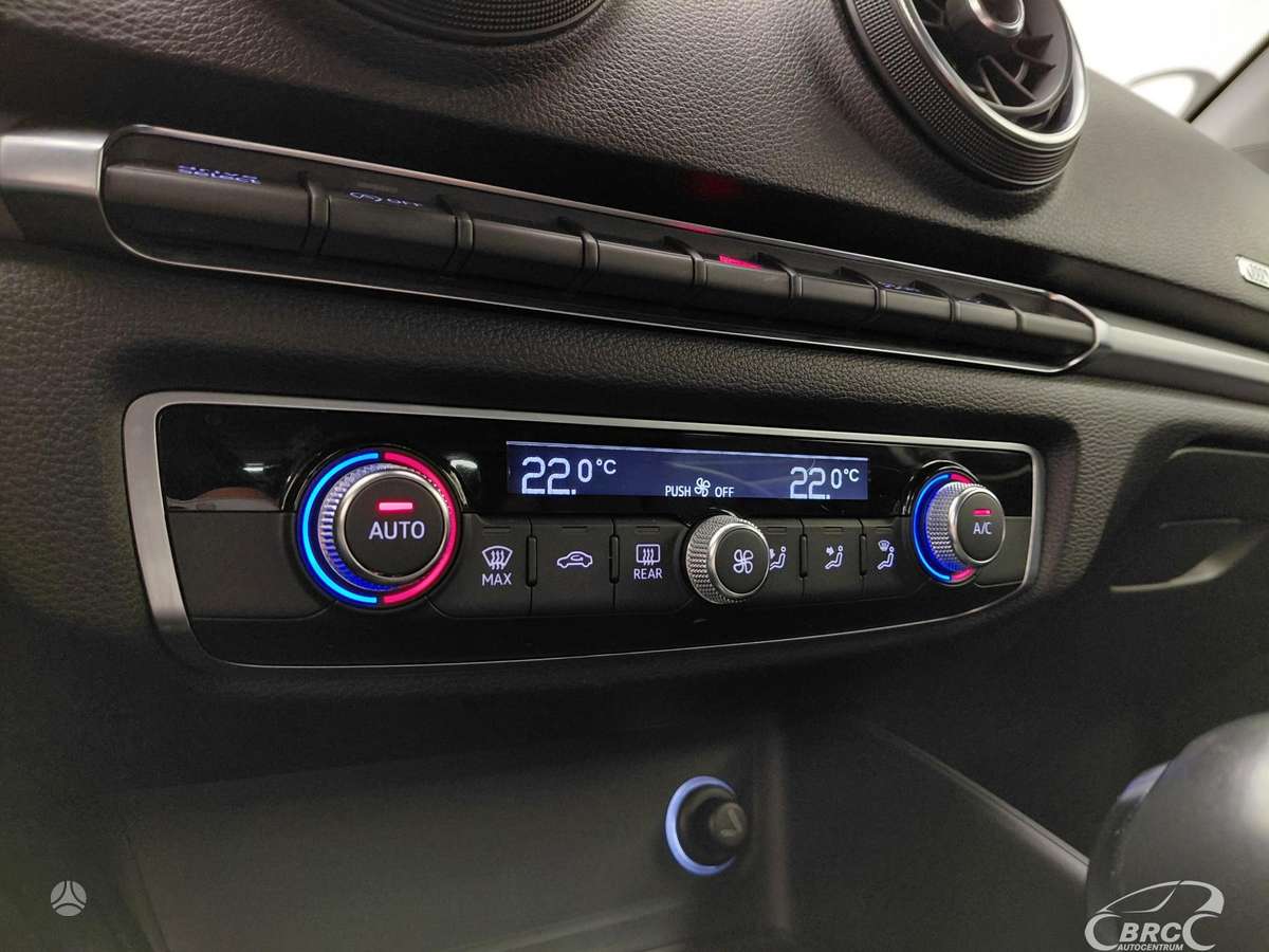 Audi A3, 1.0 l., Хэтчбек