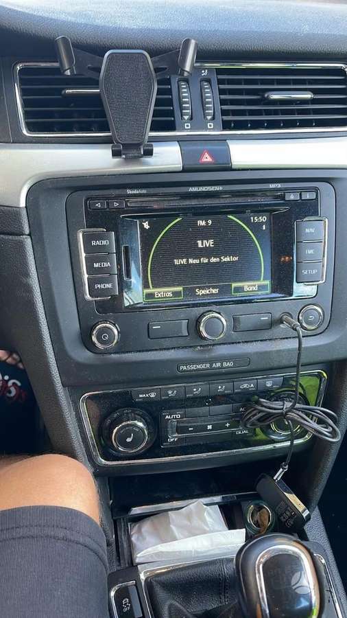 Skoda Superb, ☎️, dalimis