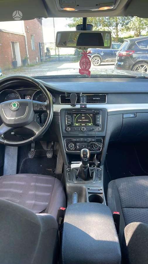 Skoda Superb, ☎️, dalimis