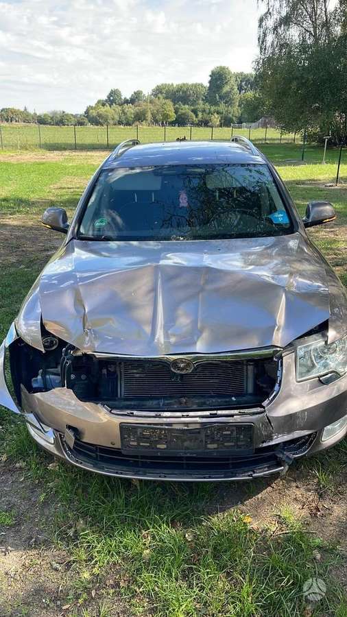 Skoda Superb, ☎️, dalimis
