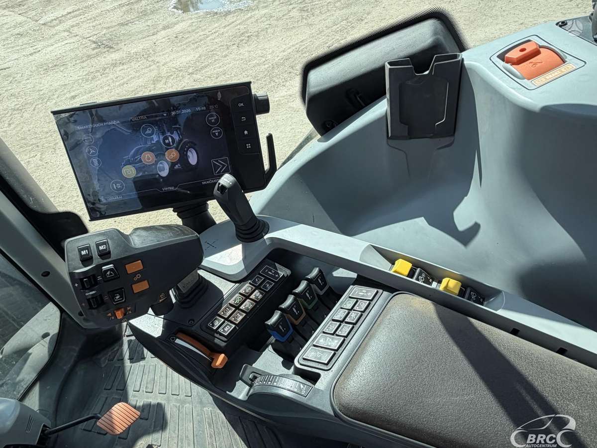 Valtra T235, traktori