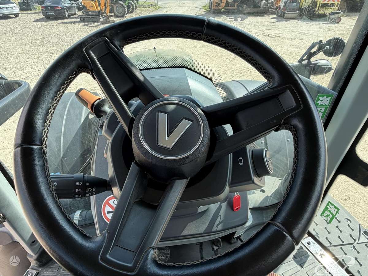 Valtra T235, тракторы