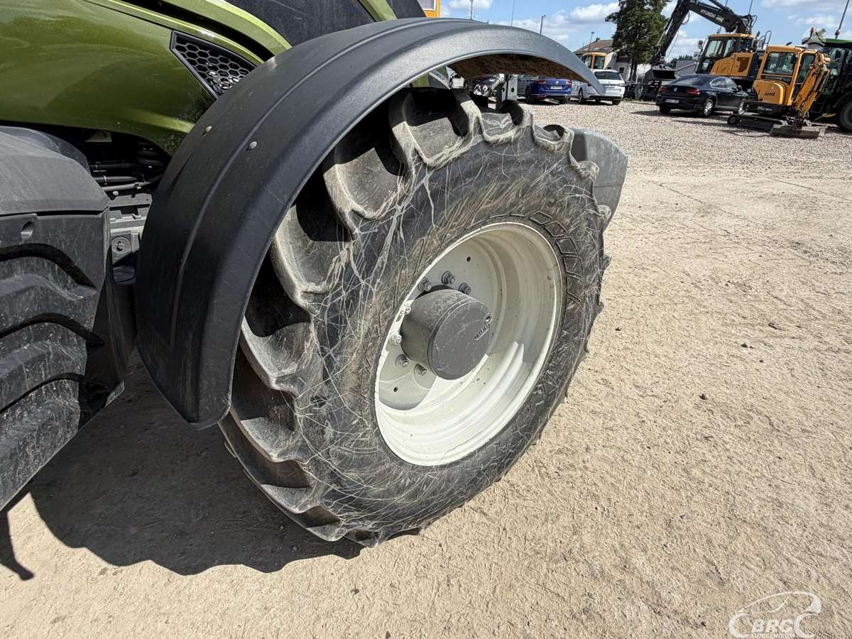 Valtra T235, tractors