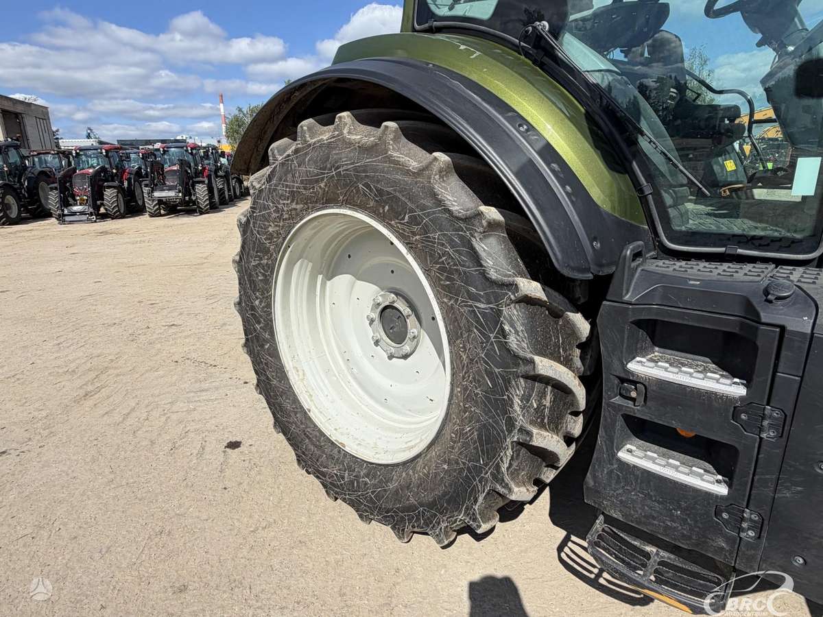 Valtra T235, tractors
