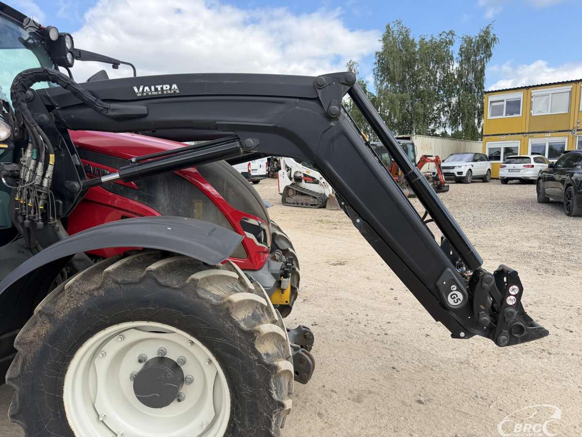 Valtra N155E Frontalinis krautuvas .., тракторы