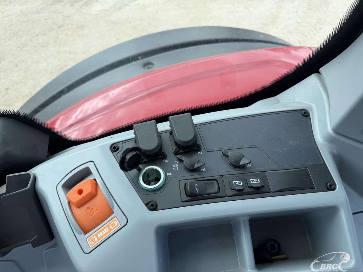 Valtra N155E Frontalinis krautuvas .., тракторы