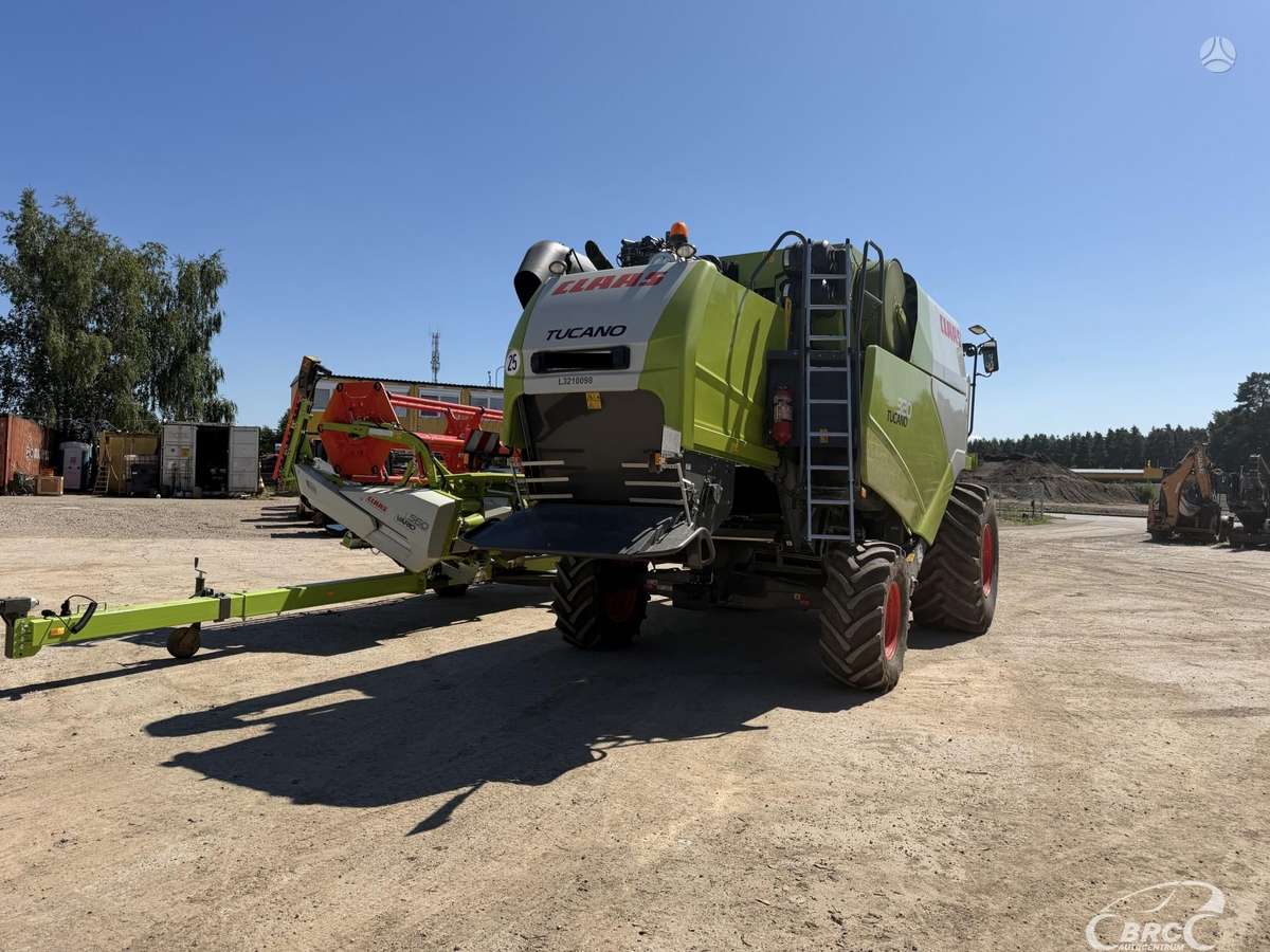 Claas Tucano 320, combine harvesters