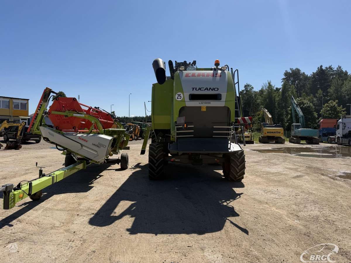 Claas Tucano 320, combine harvesters