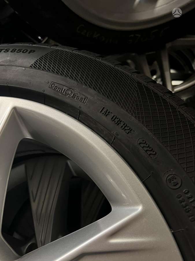 Audi Q4 E-TRON original su padangom, light alloy, R19