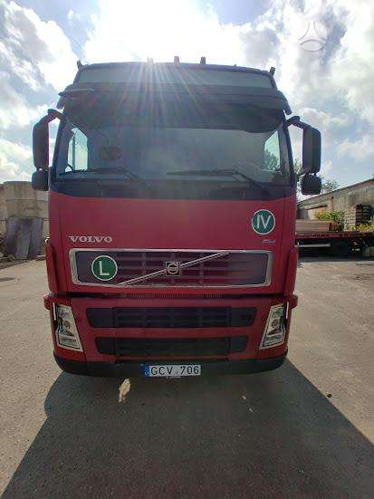 Volvo FH440, 2 спальных места