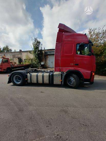 Volvo FH440, double sleeper