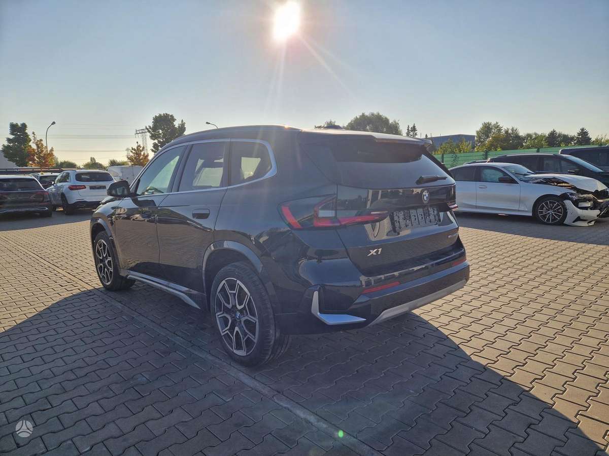 BMW X1 Bmw x1 dalimis 1 5 benzas