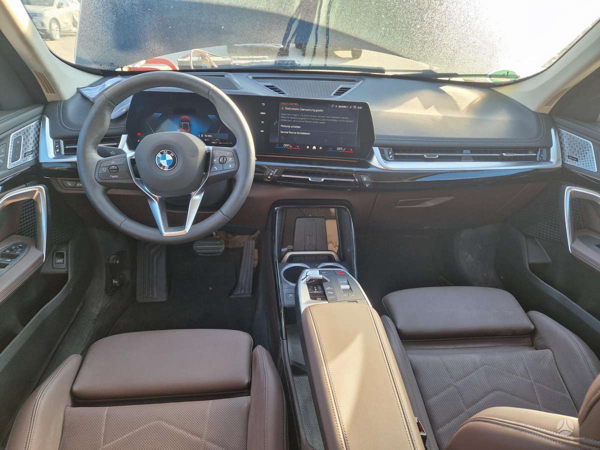 BMW X1 Bmw x1 dalimis 1 5 benzas
