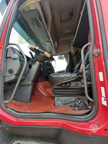 Volvo FH440, double sleeper