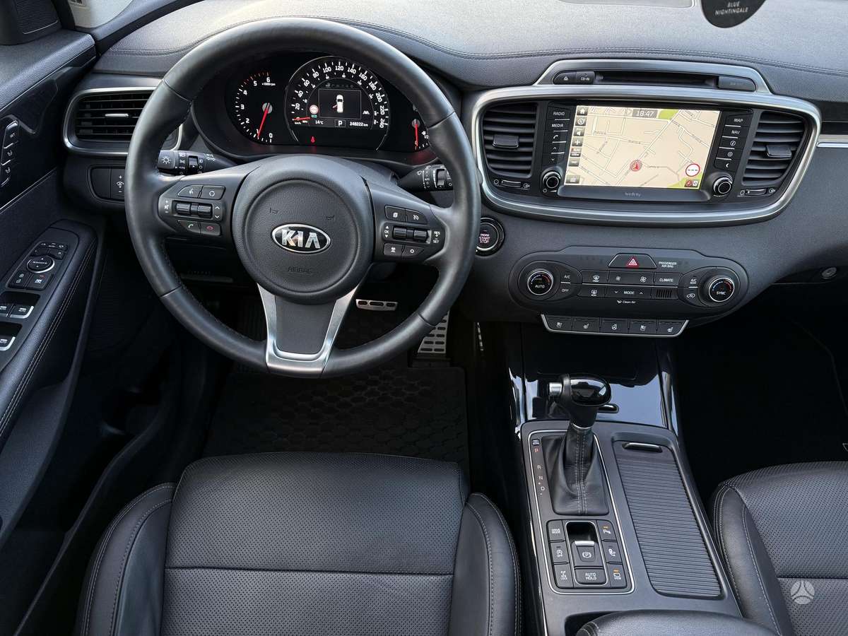 Kia Sorento, 2.2 l., off-road / crossover