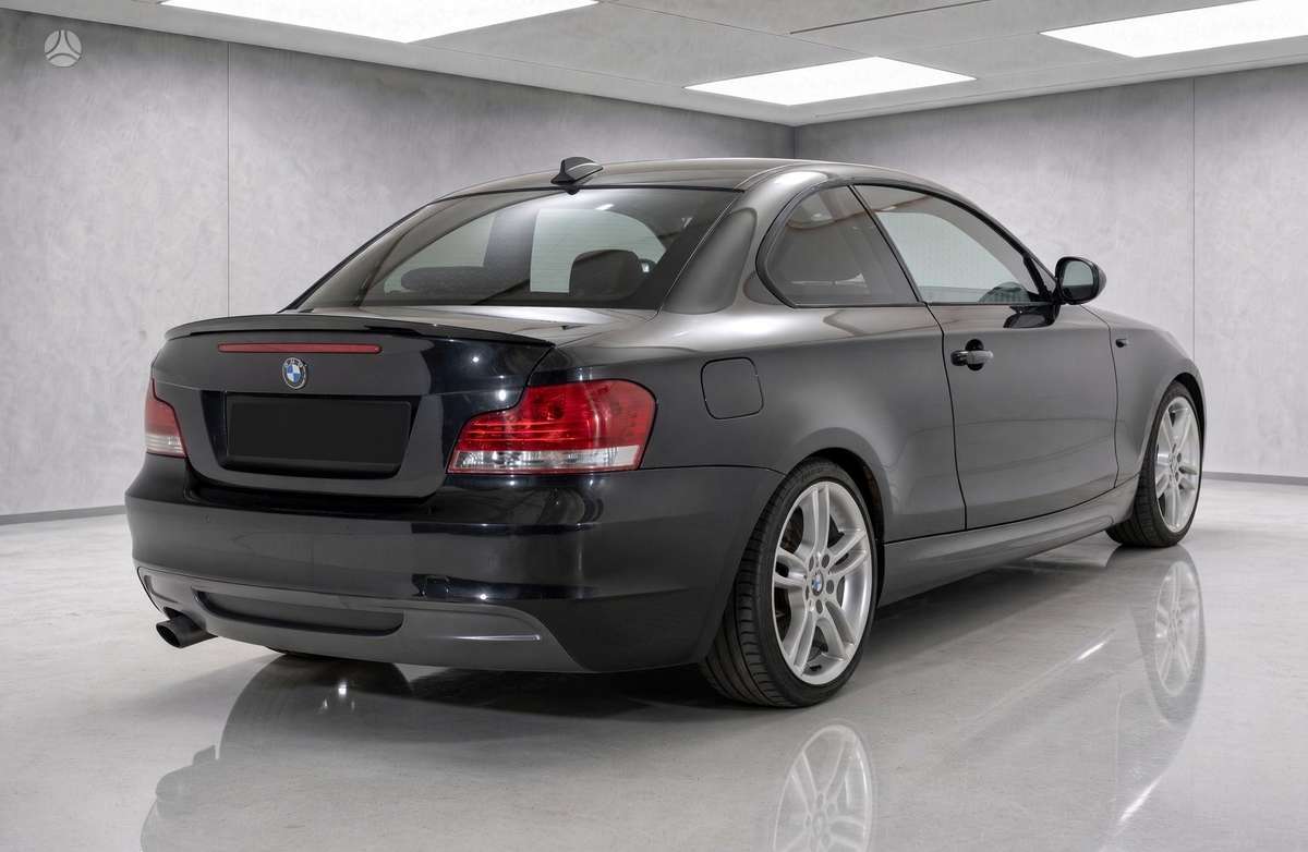 BMW 118, 2.0 l., Седан