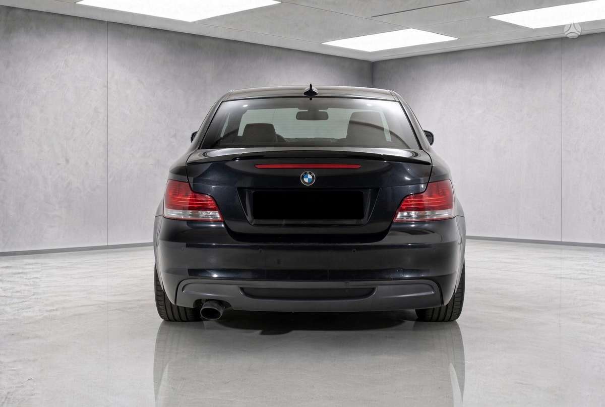 BMW 118, 2.0 l., Седан