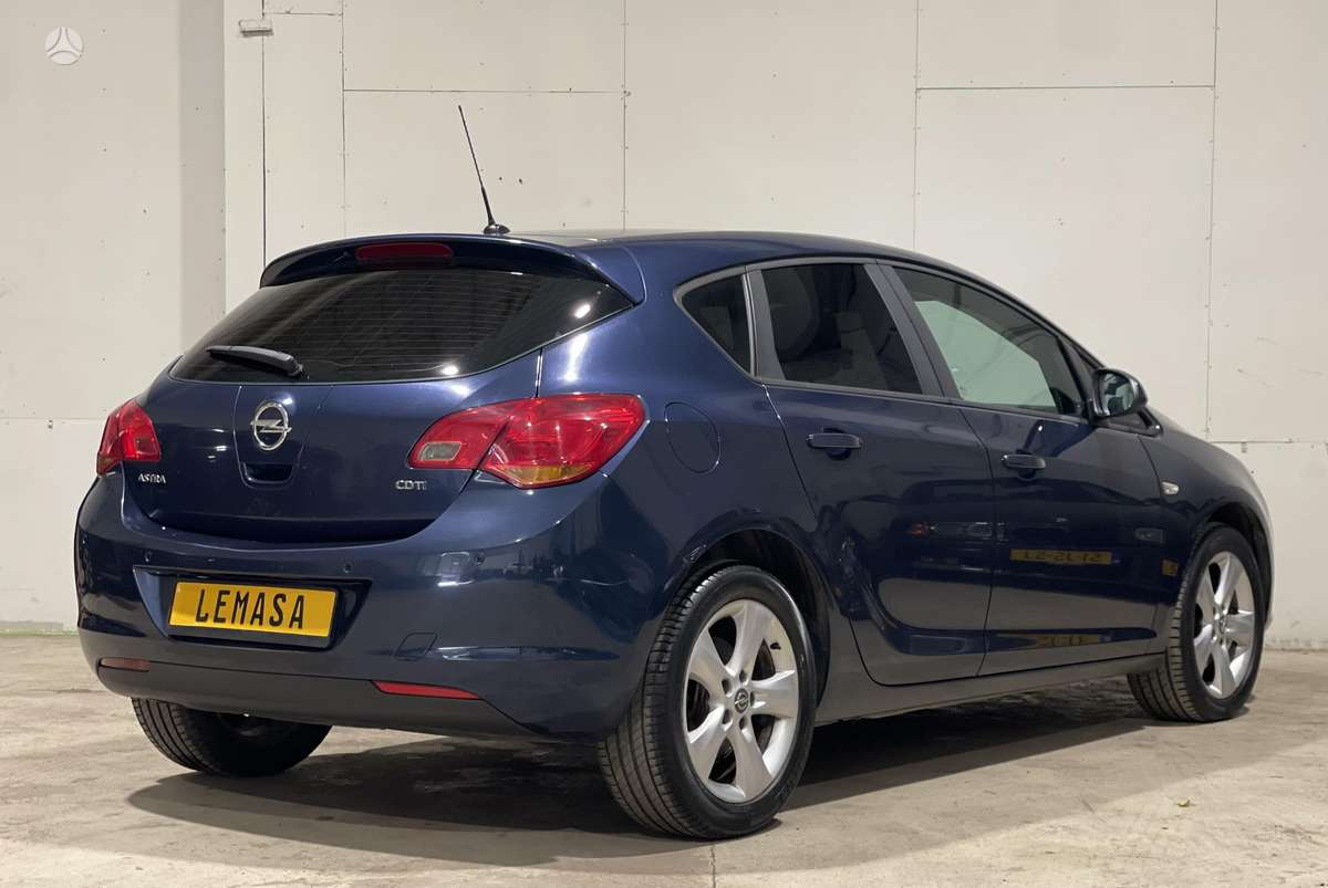 Opel Astra, 1.7 l., hatchback