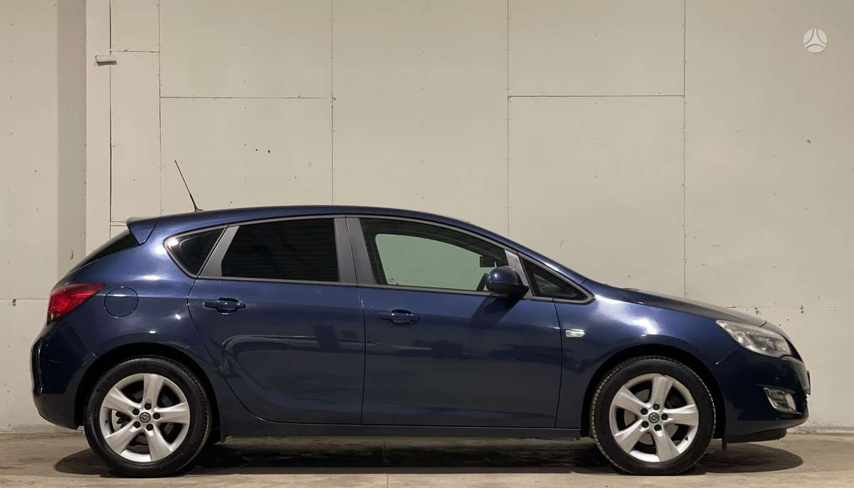 Opel Astra, 1.7 l., hatchback