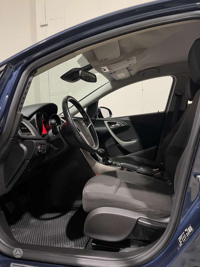 Opel Astra, 1.7 l., hatchback