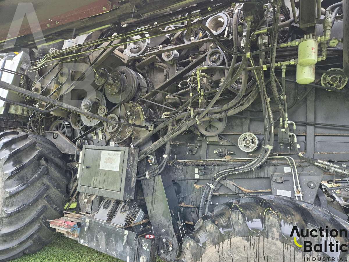 Rostselmash RSM-161, combine harvesters