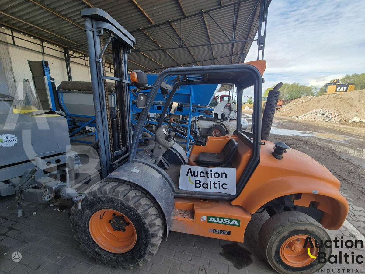 Ausa CH 250, forklifts