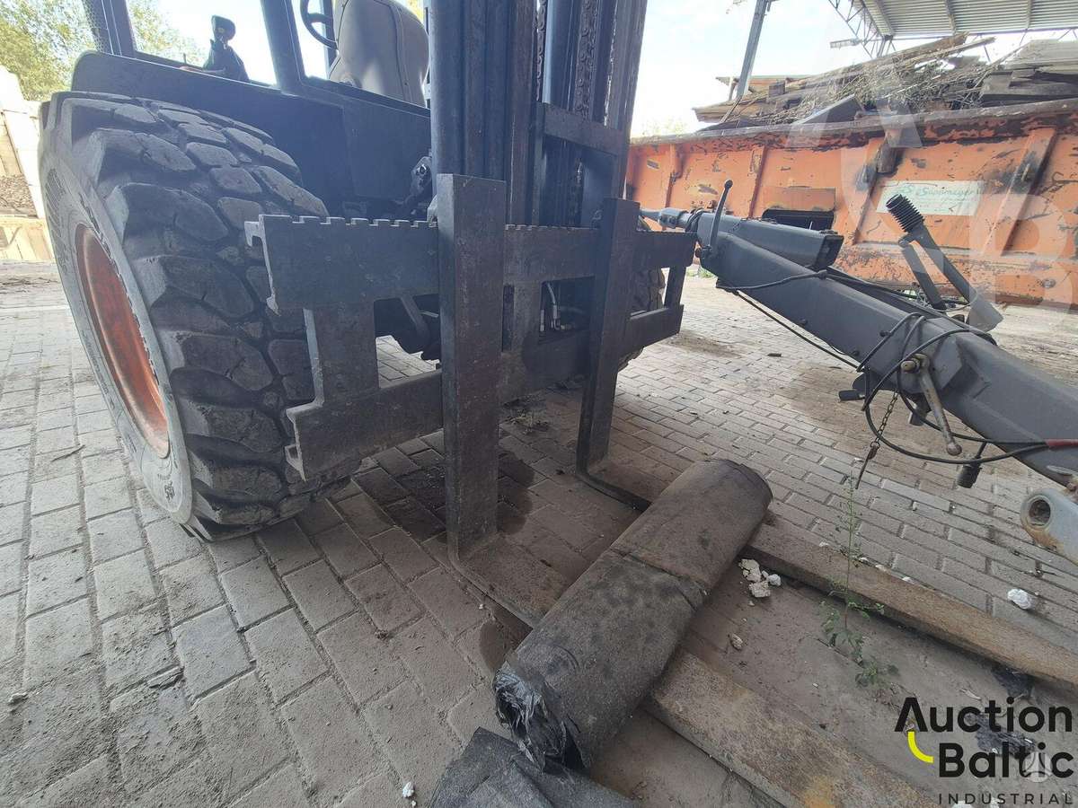 Ausa CH 250, šakiniai krautuvai