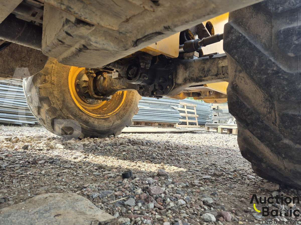 JCB 541-70, вилочные погрузчики