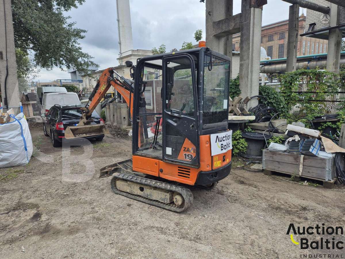 Hitachi ZX19-5A CR, мини-экскаваторы