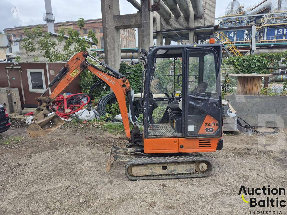 Hitachi ZX19-5A CR, мини-экскаваторы