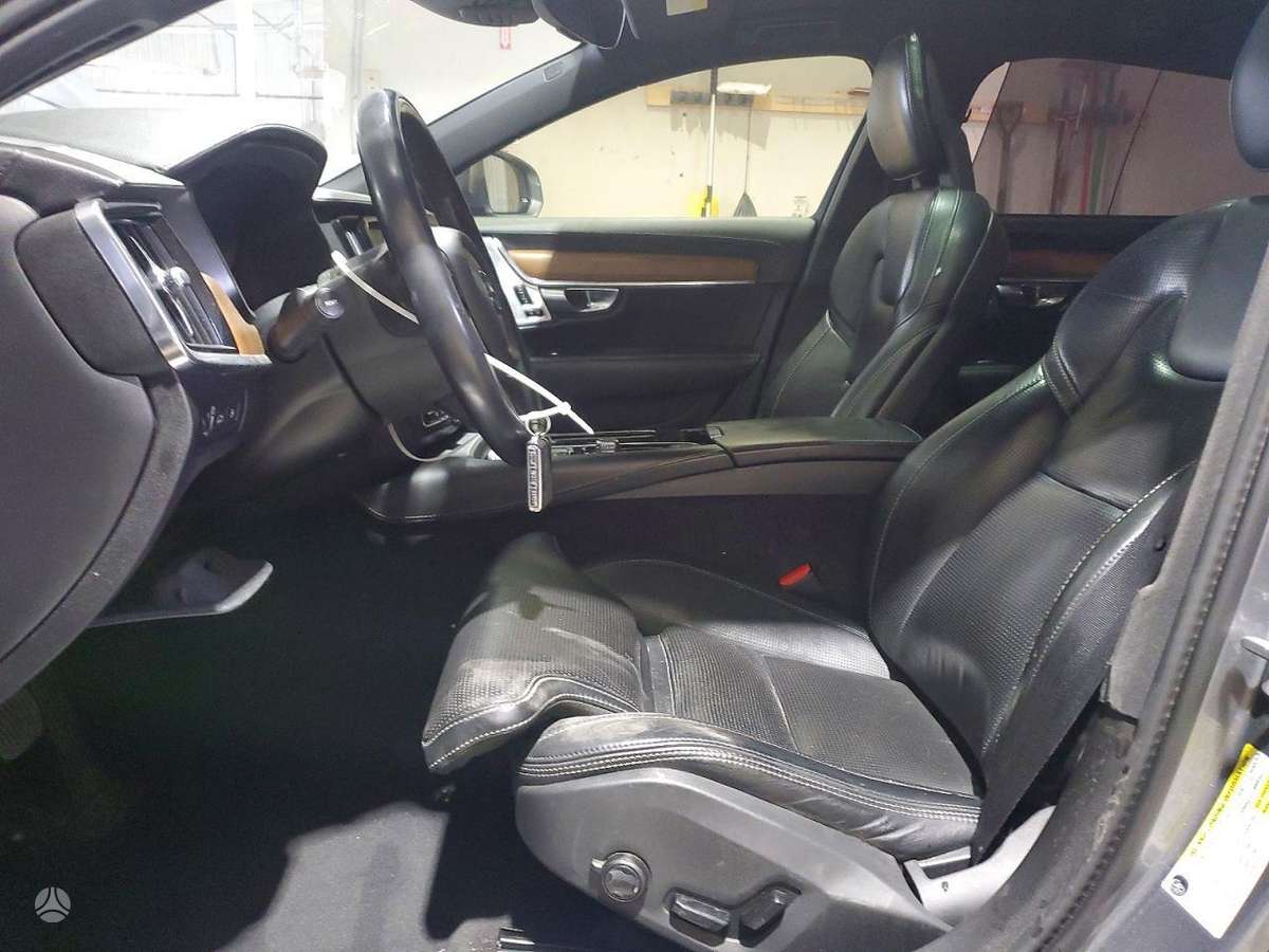 Volvo S90 Spalva 714 16