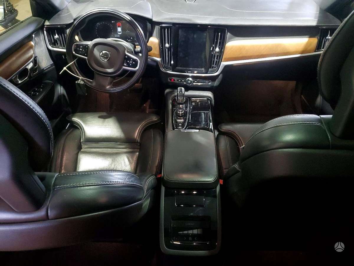 Volvo S90 Spalva 714 16