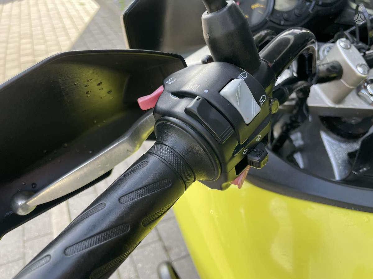 Suzuki DL (V-Strom) 650cc, enduro / adventure