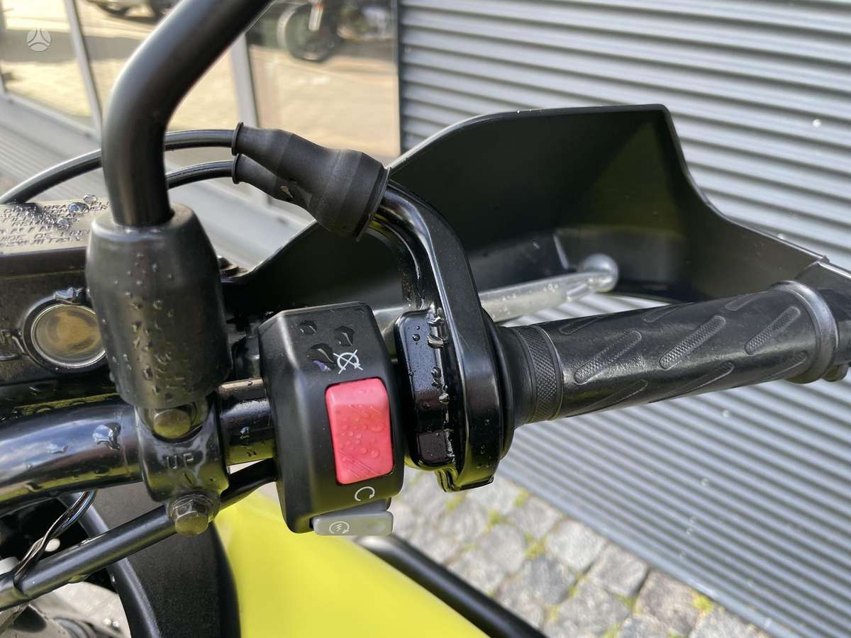 Suzuki DL (V-Strom) 650cc, enduro / adventure