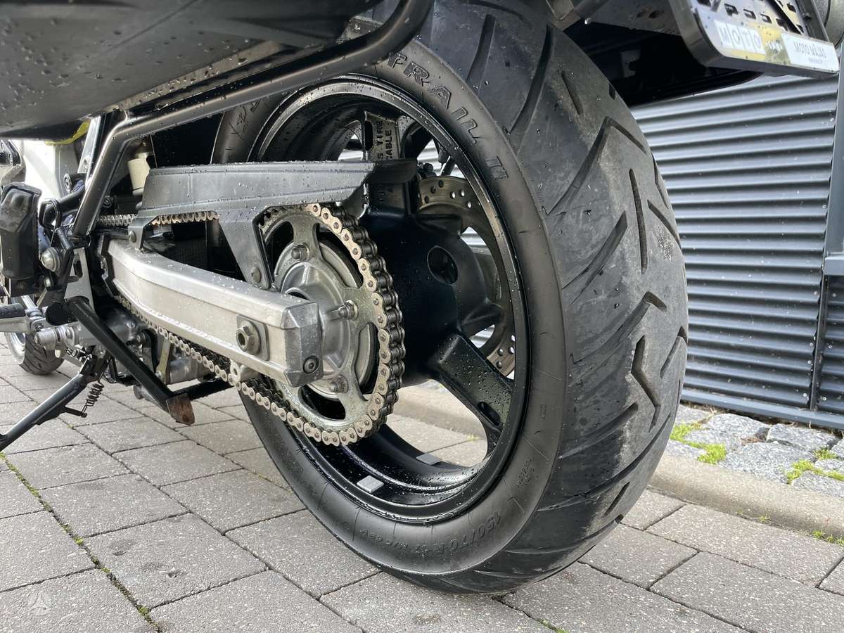 Suzuki DL (V-Strom) 650cc, enduro / adventure