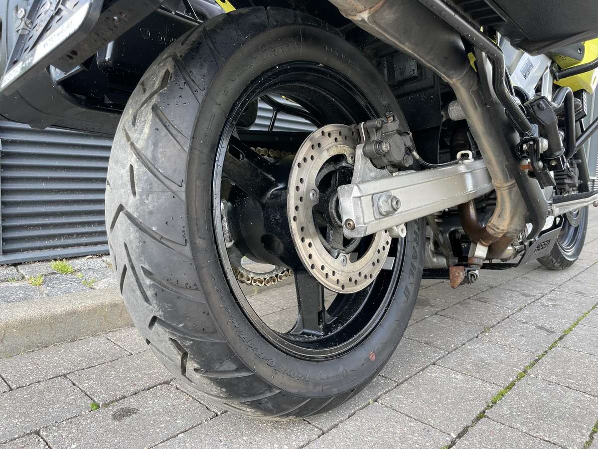 Suzuki DL (V-Strom) 650cc, enduro / adventure