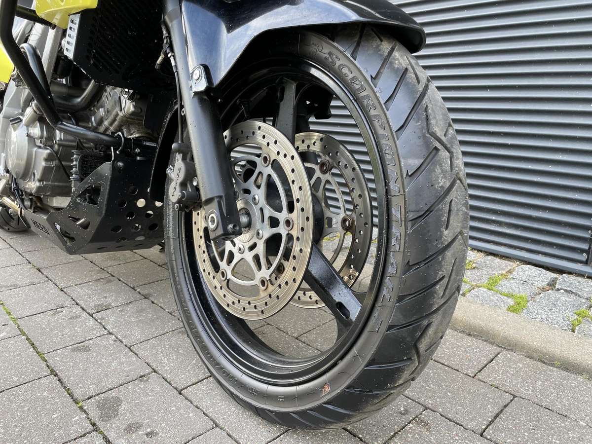 Suzuki DL (V-Strom) 650cc, enduro / adventure