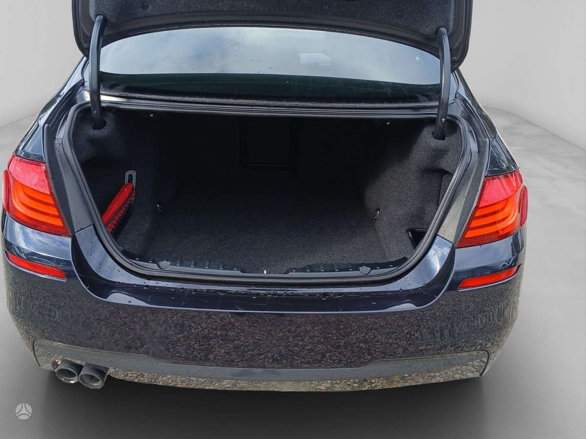 BMW 520, 2.0 l., Седан