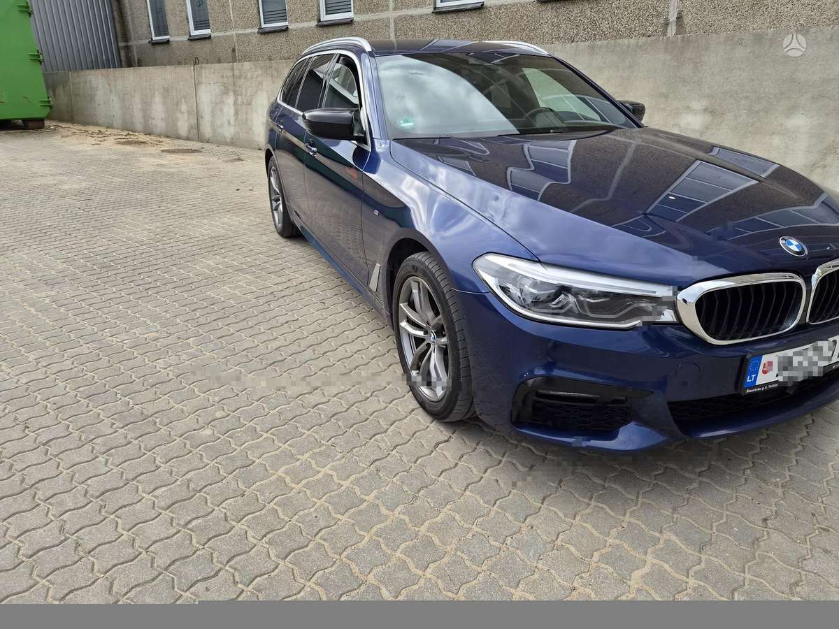 BMW 520, universalas