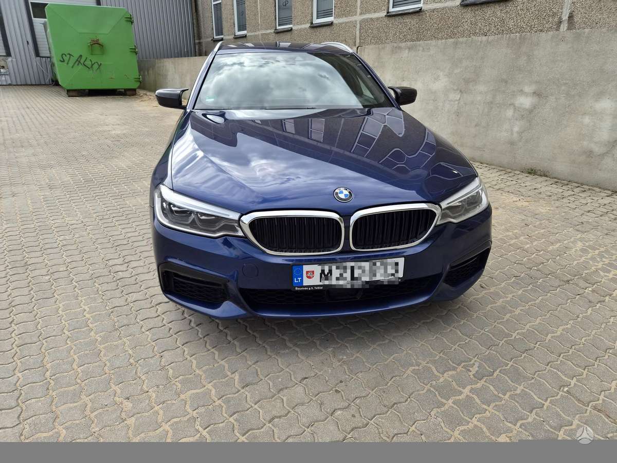 BMW 520, universalas