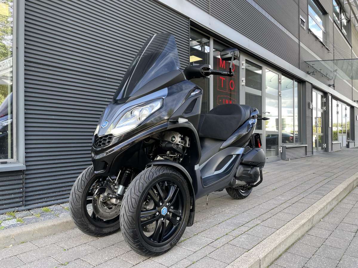 Piaggio MP3 300cc, triračiai