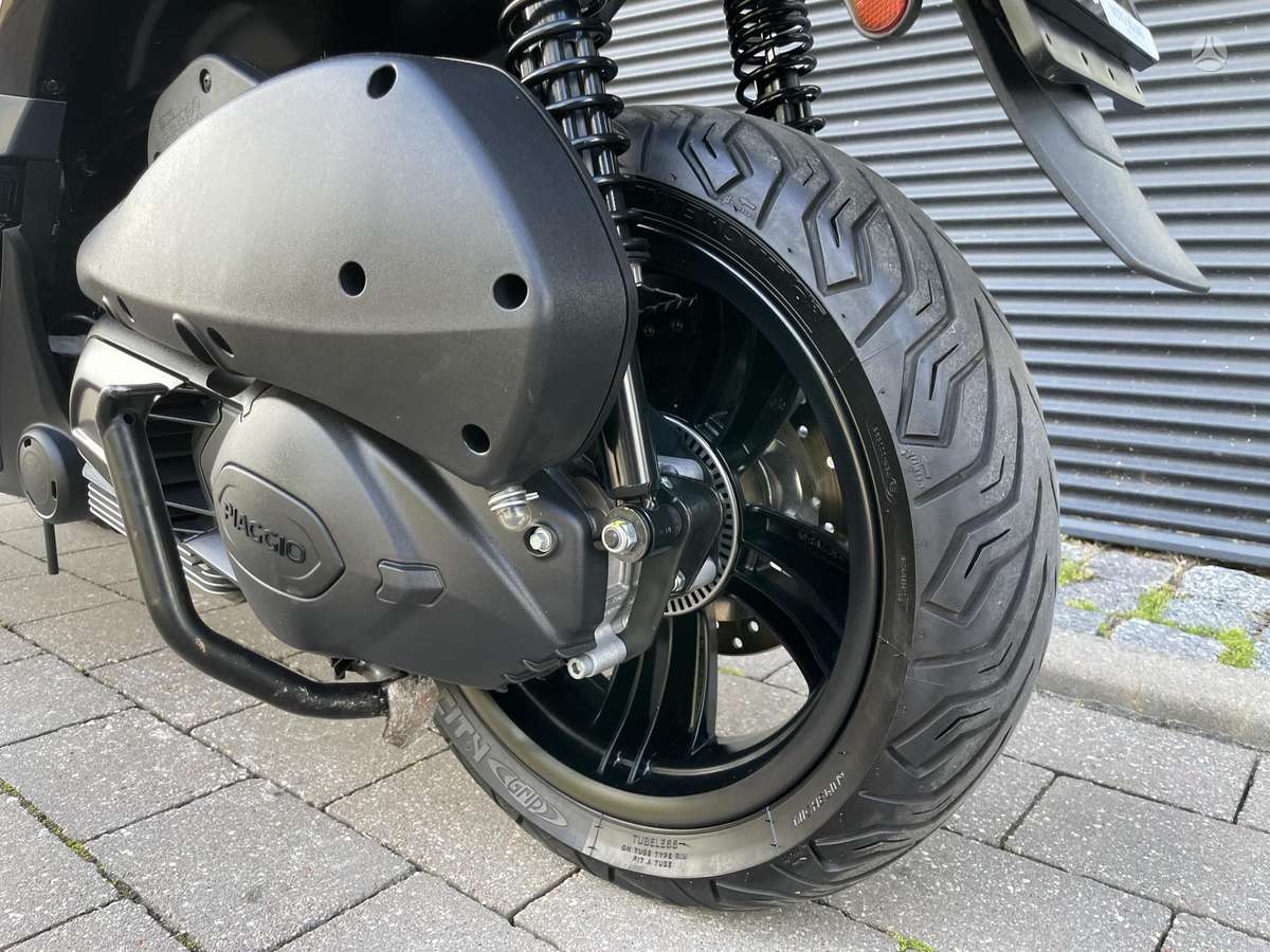 Piaggio MP3 300cc, triračiai