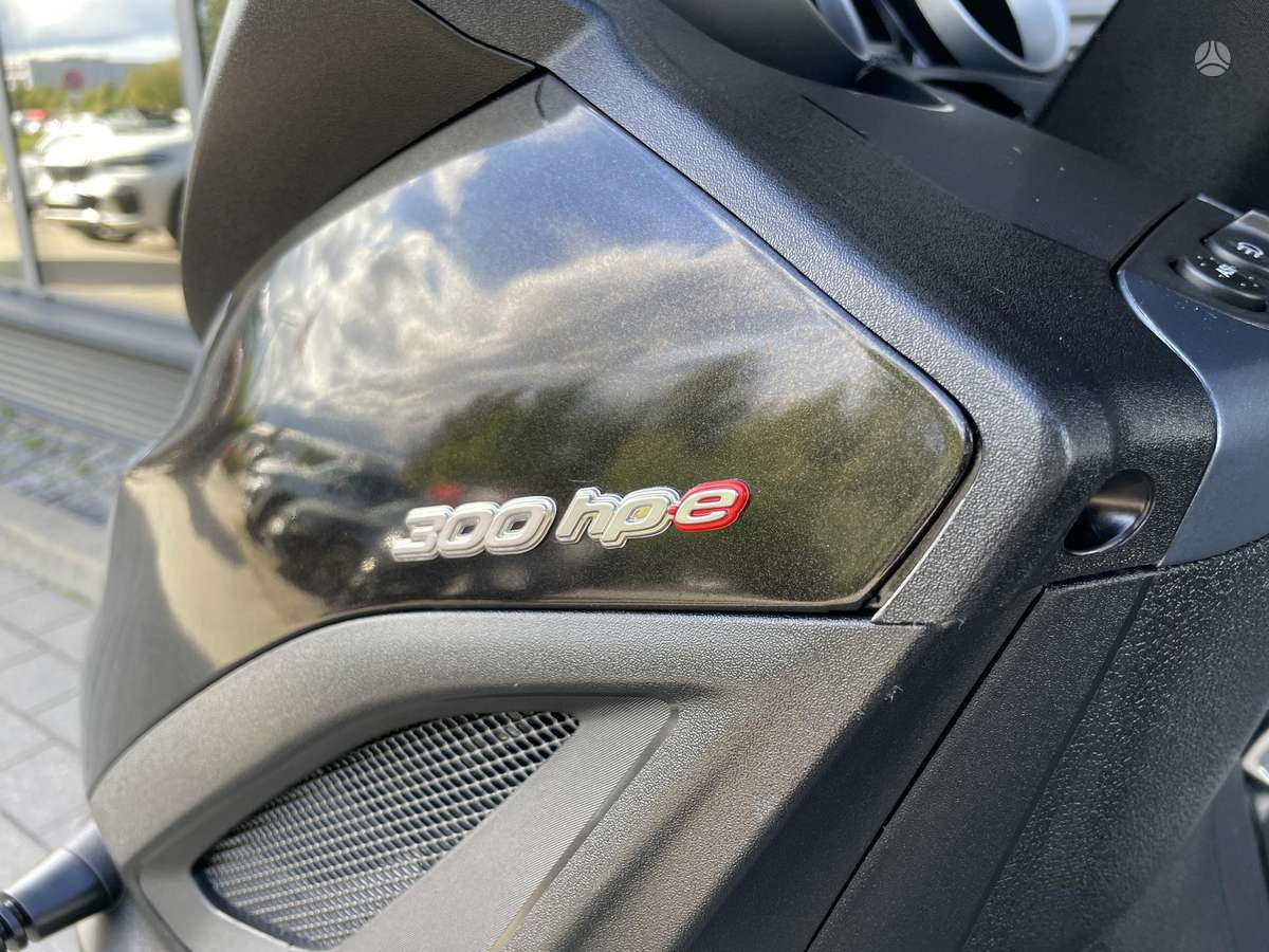 Piaggio MP3 300cc, triračiai