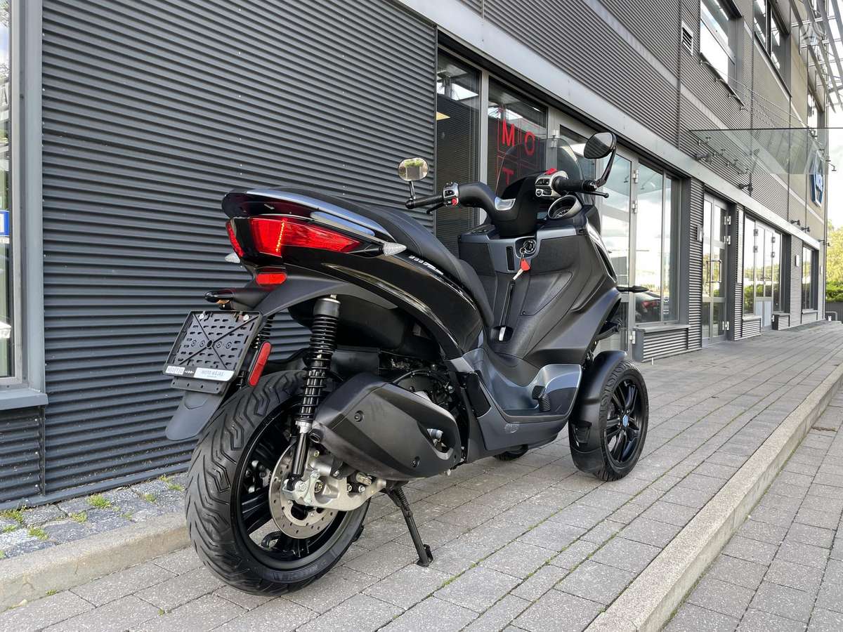 Piaggio MP3 300cc, triračiai