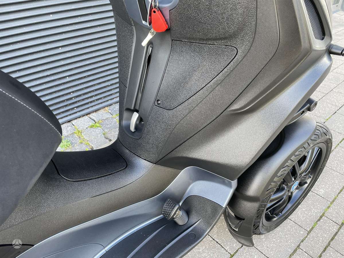 Piaggio MP3 300cc, трициклы